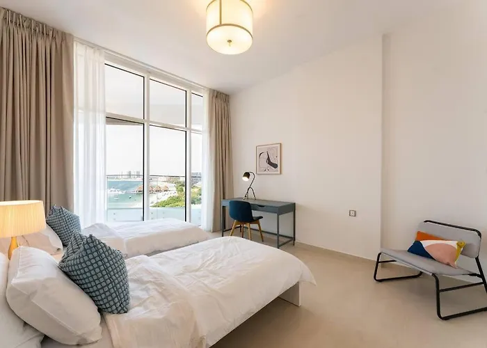 Luxury Apartment Mina Azizi Palm Jumeirah-Private Beach
