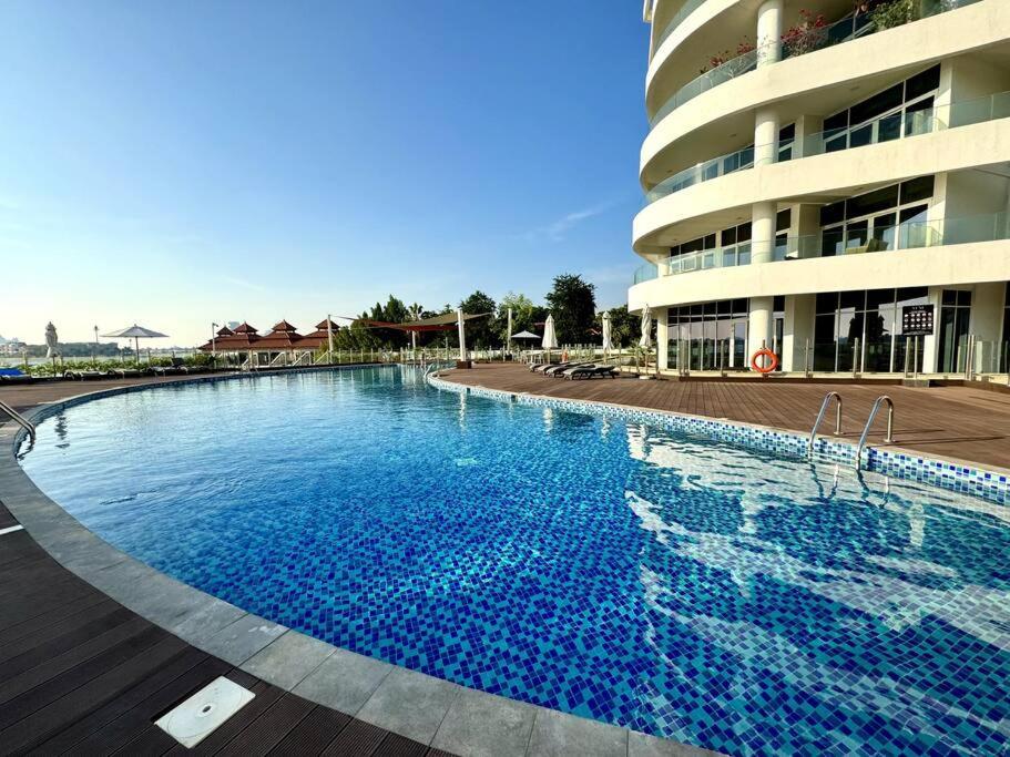 Luxury Mina Azizi Palm Jumeirah-private Beach