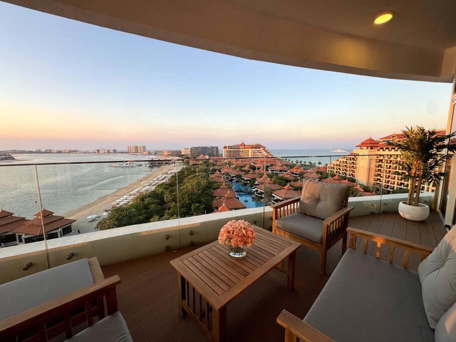 Luxury Mina Azizi Palm Jumeirah-private Dubai